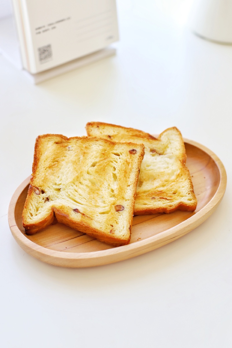 早餐day135基础早餐烤面包片西蓝花煎鸡蛋80巧克力冰拿铁絮叨昨晚开