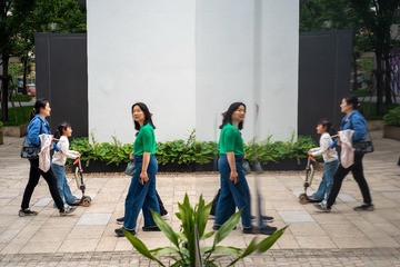001