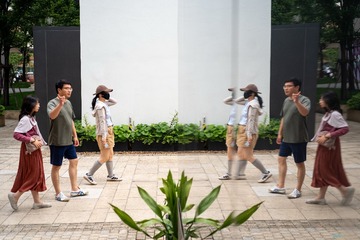 001