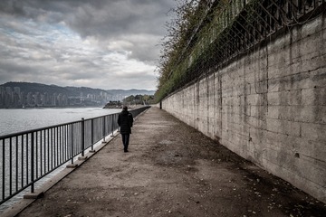 江边