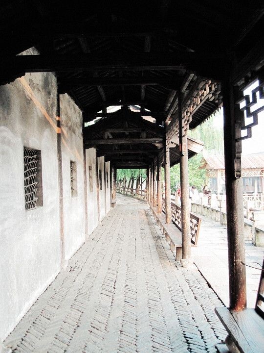 前方<br />
因为有路在，所以要不停地走。 &lt;br /&gt;<br />
  &lt;br /&gt;<br />
