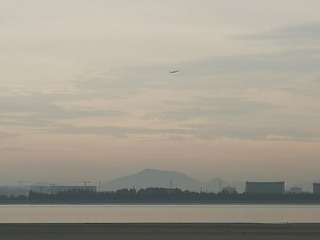 1304813