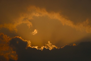 58885