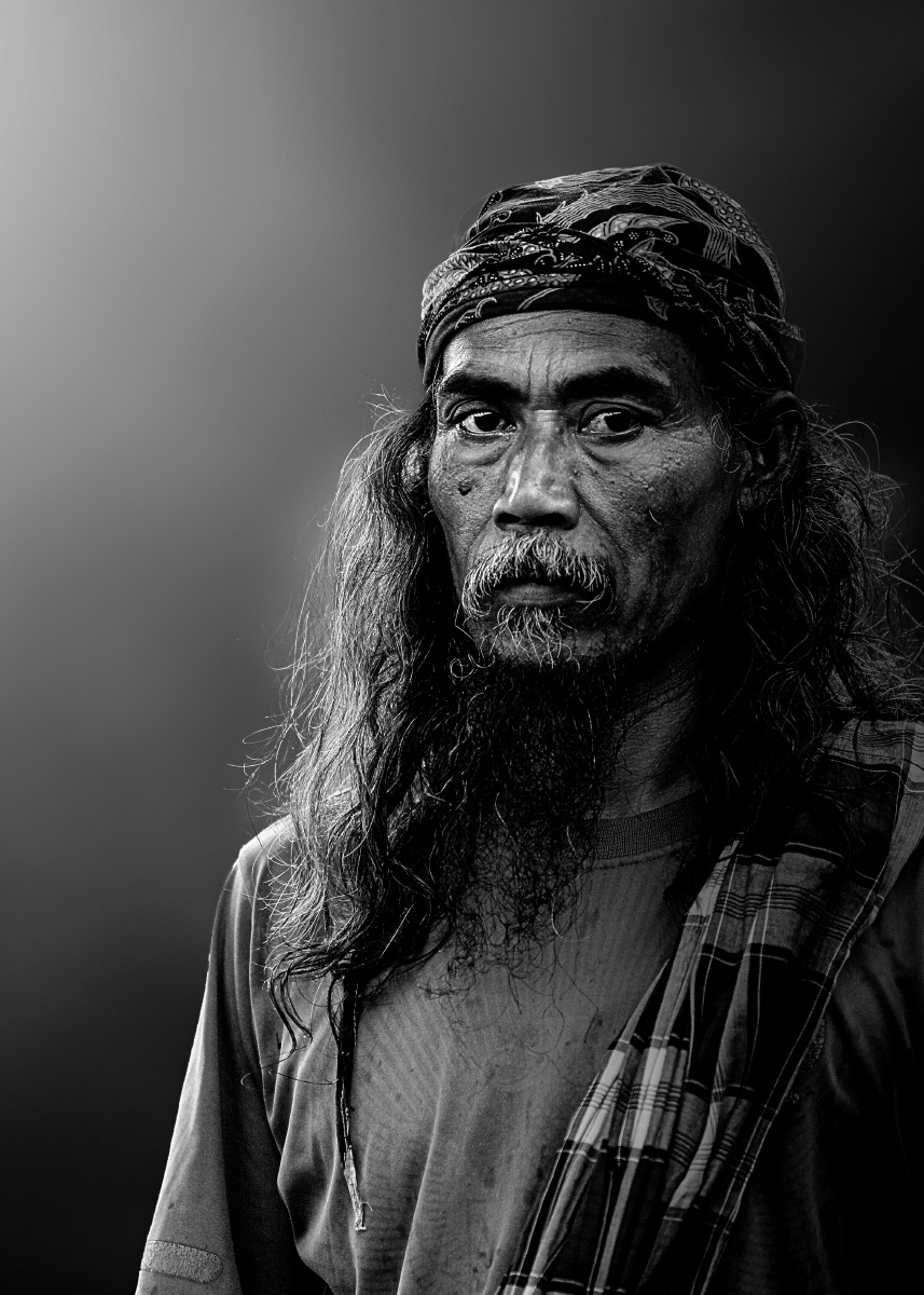 摄影点评黑白灰回归的摄影艺术魅力