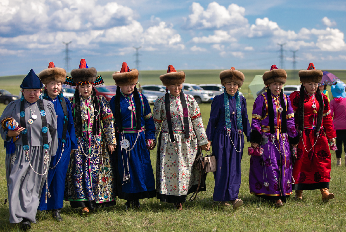 蒙古族布里亚特人的婚礼达西带我走进大草原体验记录古老的民族传统的