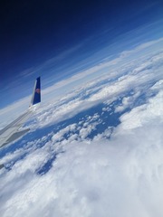 1096571
