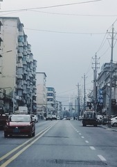 1647251