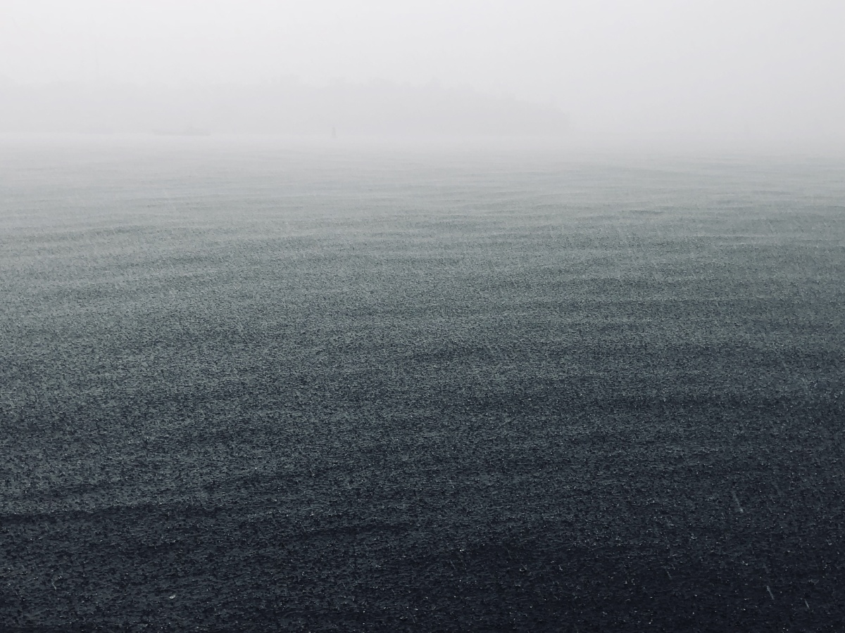 海上的雨
