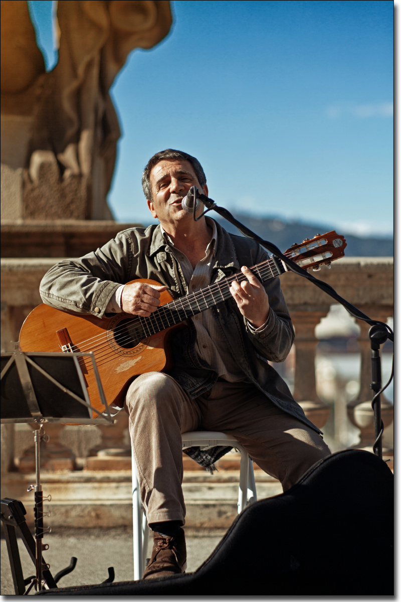 阳光洒在身傍的歌者 #西班牙国家艺术博物馆 leitz wetzlar summilux