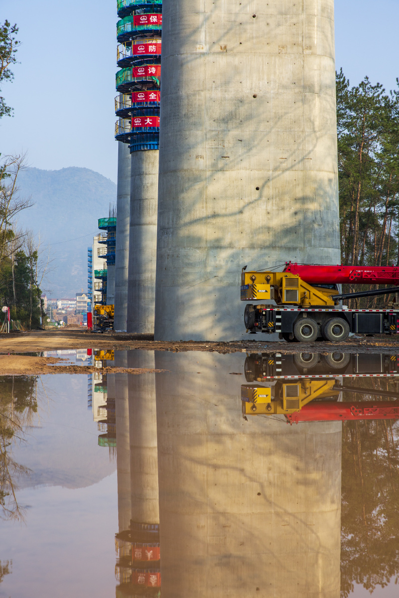 雄姿浙江仙居杭温高铁永安溪特大桥桥桩及施工现场