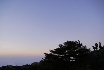 日出前的等待