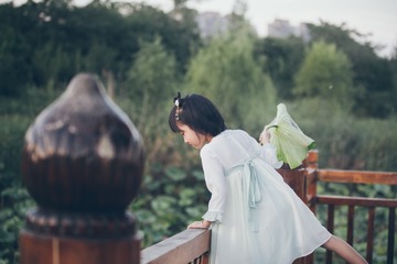 001
