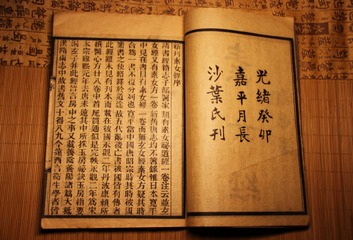 1567605