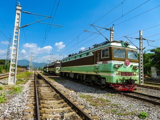 543719