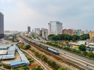552957