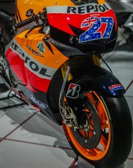L1000868