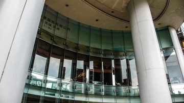 L1120476