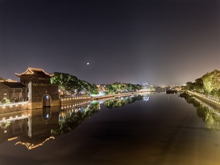 18752