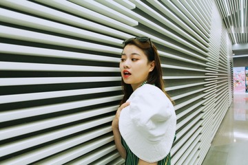 001