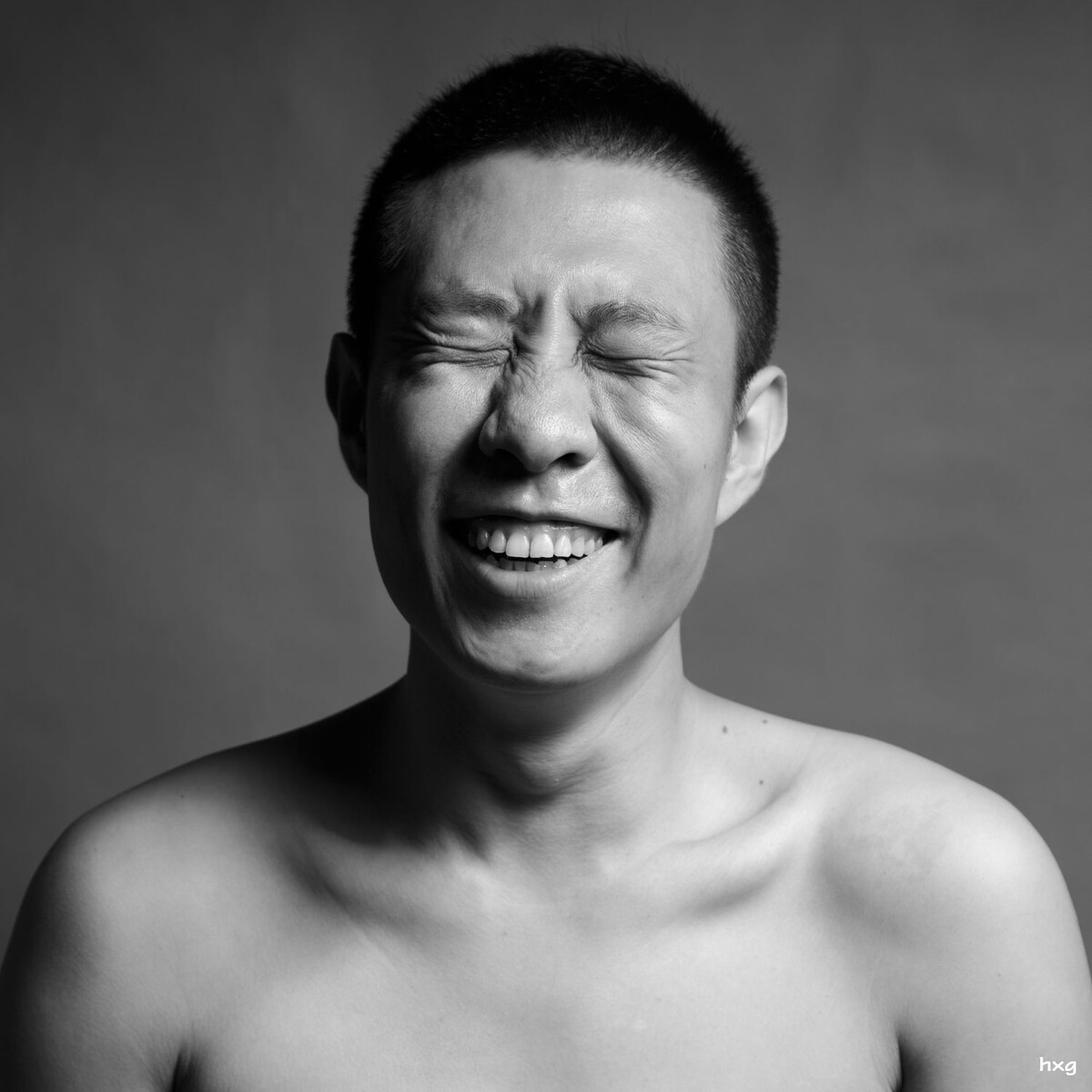 朋友系列《Mr.Pang》<br />
——喜怒哀乐，他笑的时候多。
