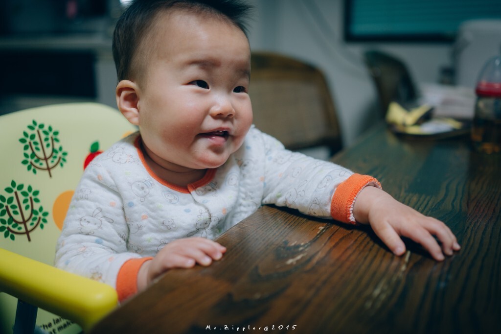 二月去关西的姥姥家,在餐桌上眼巴巴的看着大人们准备饭菜的ゆ〜酱<br />