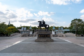 001