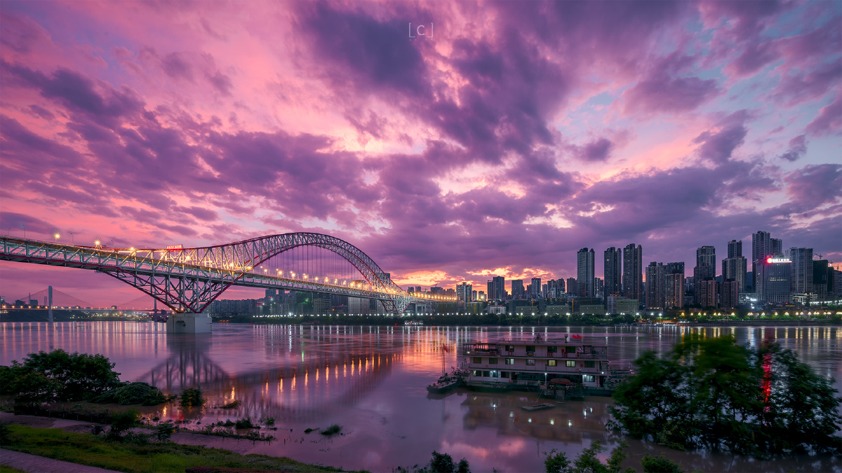 罕见的紫色朝霞这是至尊宝来接紫霞仙子了吗