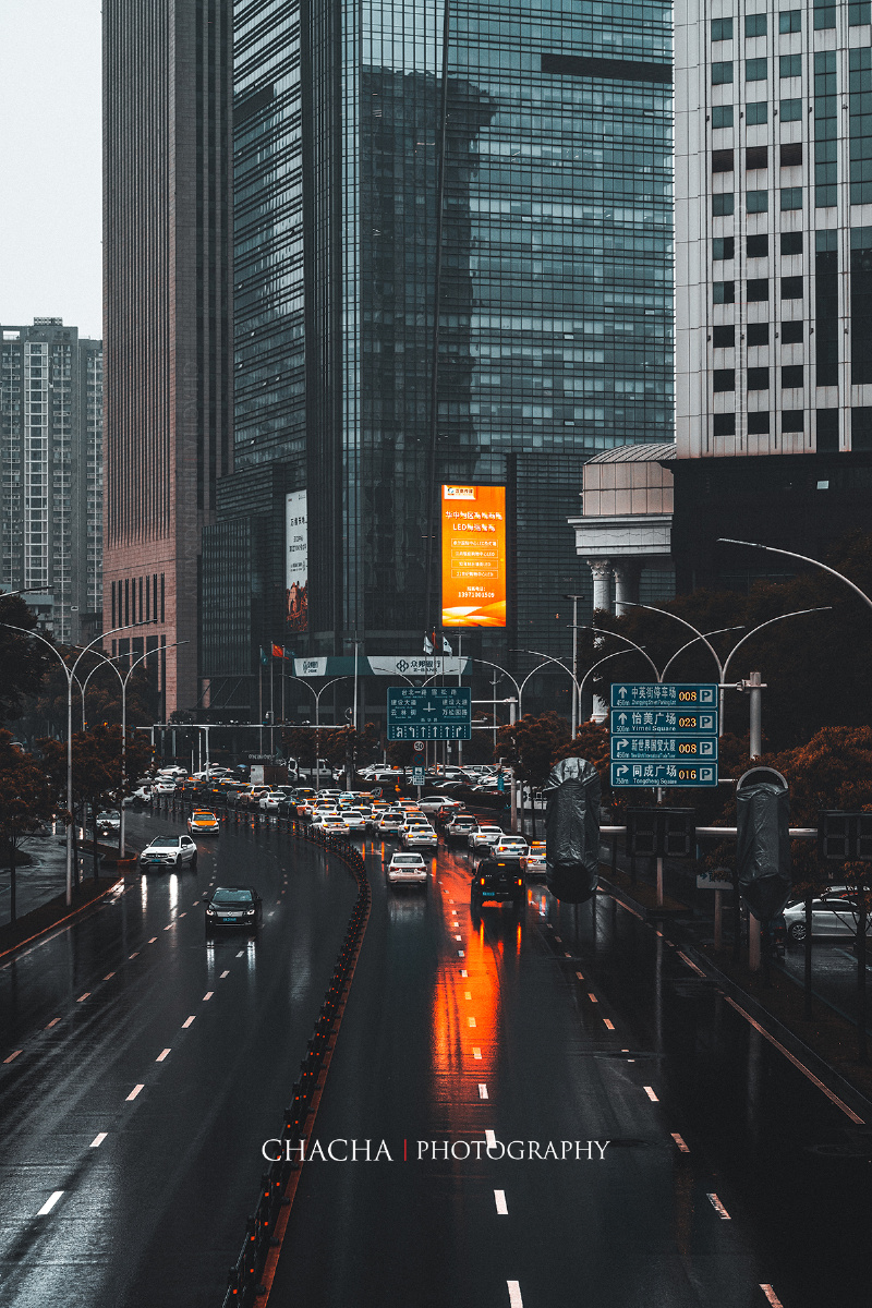 雨中的武汉城市在雨中颤抖像我那颤动的心房676767