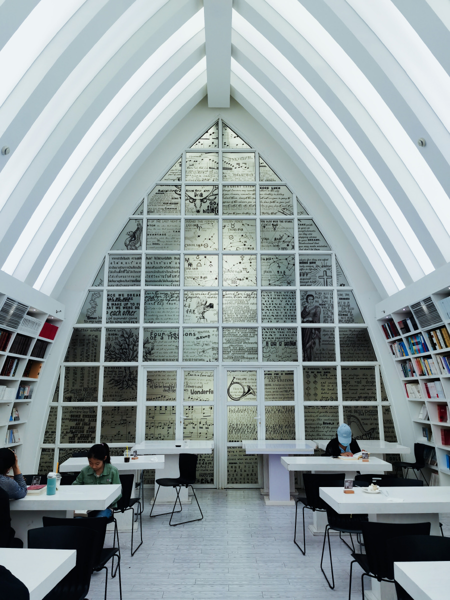 醉美松江图书馆书籍是人类进步阶梯