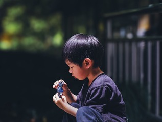 001
