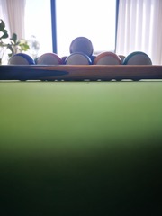 525