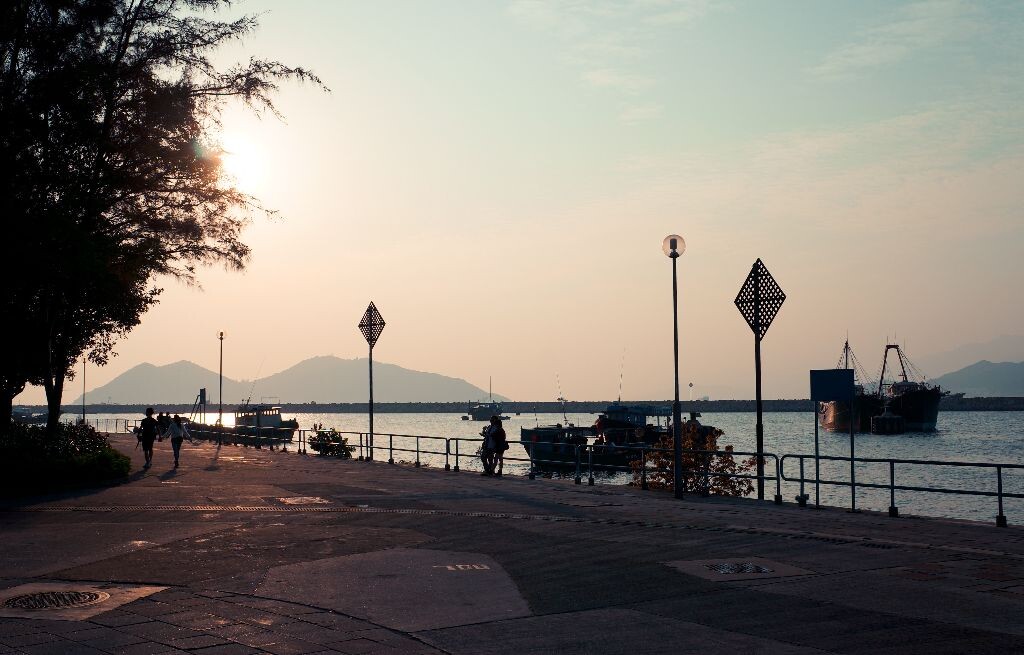夕陽下的海提路