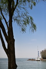 1704666