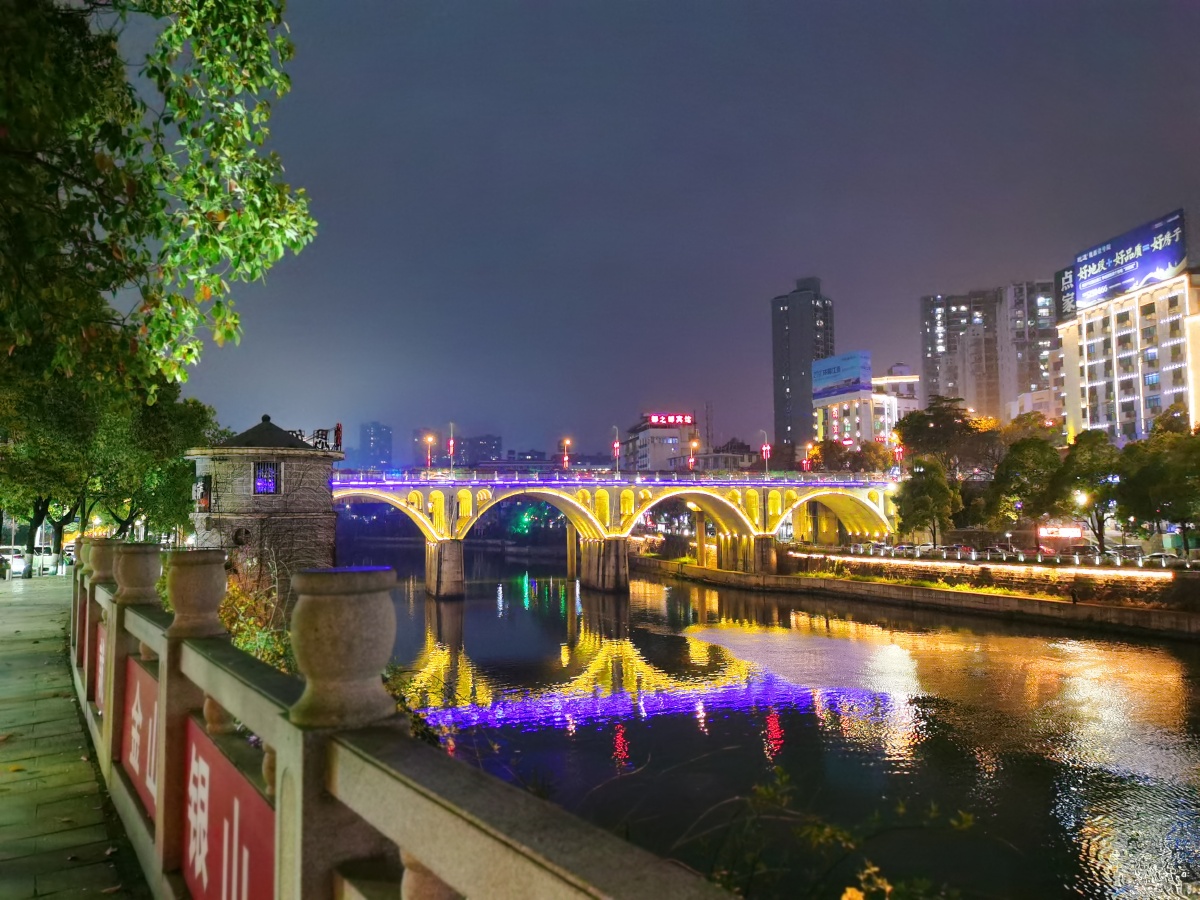 铁打的宝庆银铸的益阳纸糊的长沙宝庆指今湖南邵阳市宝庆府还包括娄底