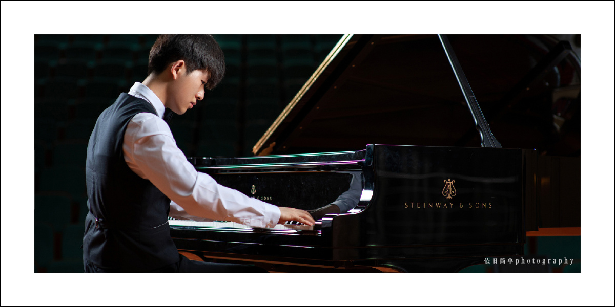 钢琴少年