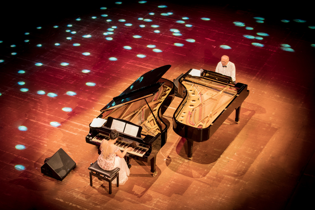 "白石之夜"……伊戈尔,王珏双钢琴音乐会.