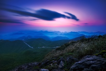 山峦叠嶂