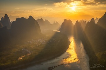 远山迷雾