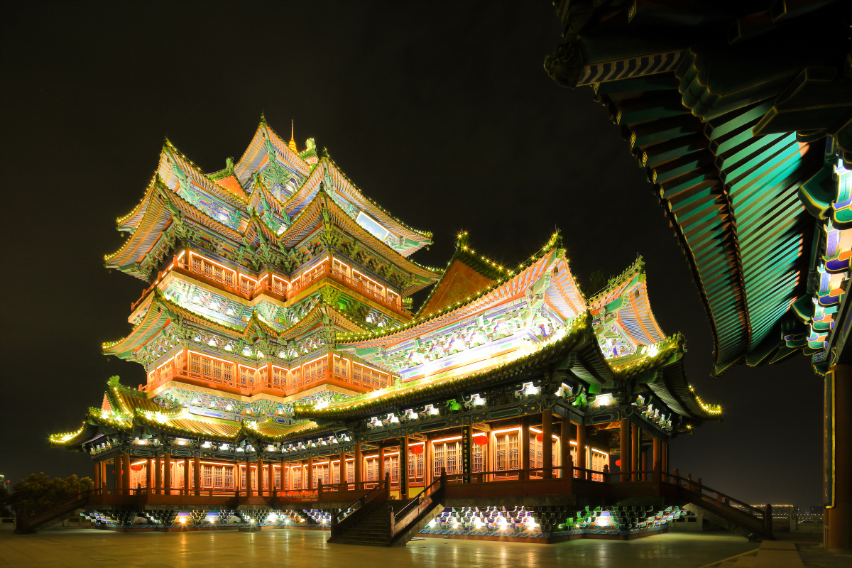 坐落在南京狮子山上的阅江楼夜景竹林思闲关注