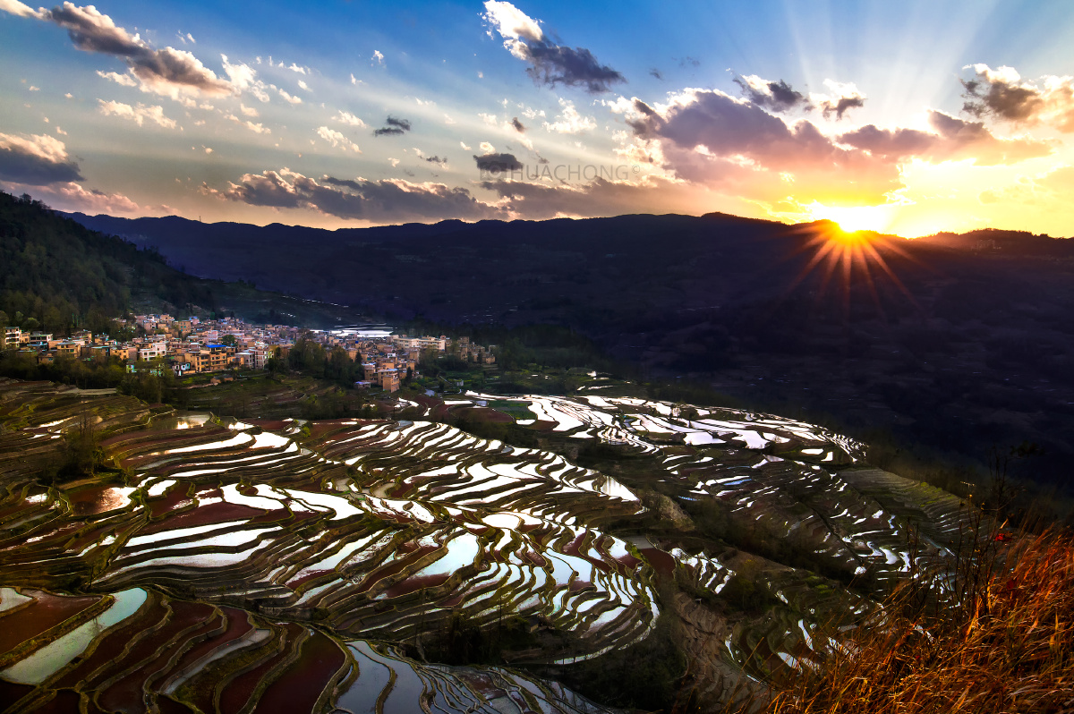 201932傍晚老鹰嘴梯田拍老鹰嘴日落要在悬崖边上占着机位等几个小时没