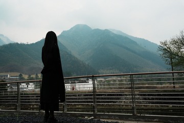 001