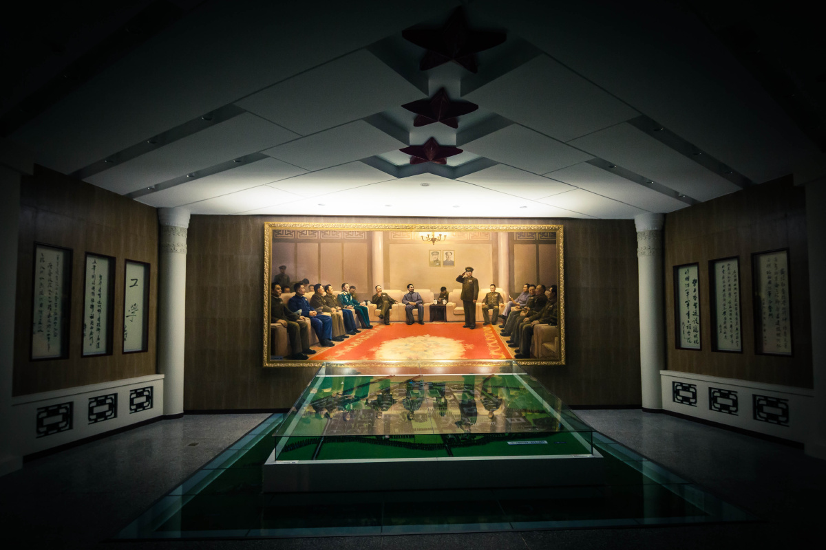 夜窥哈军工纪念馆