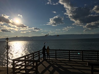 157128