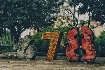 001