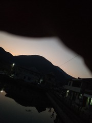 307525