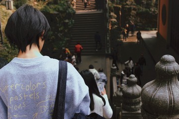 001