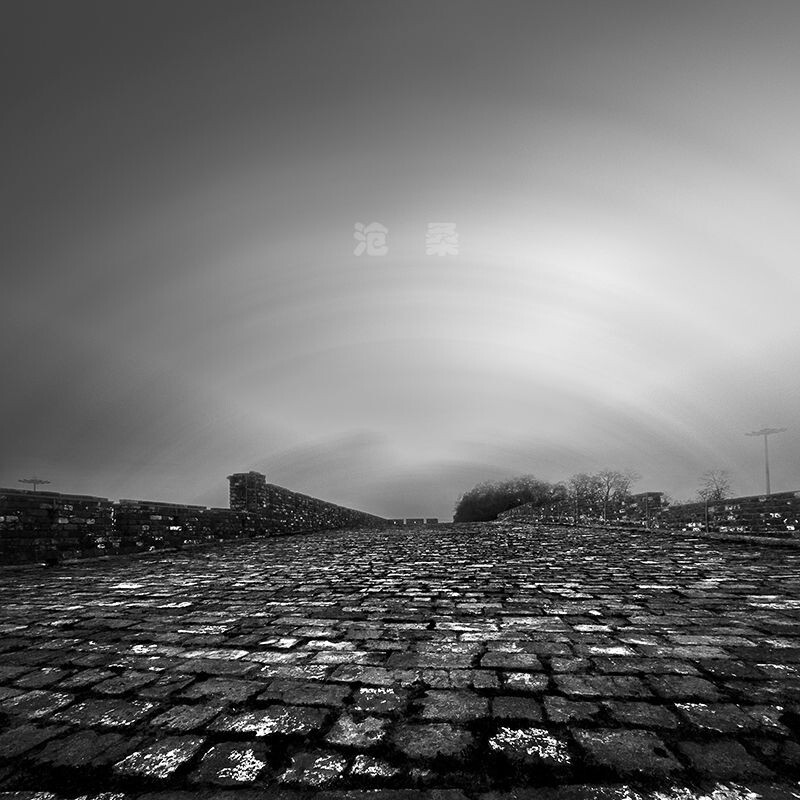 002<br />
