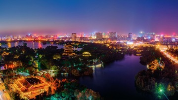 大明湖夜景