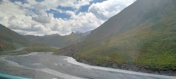598734