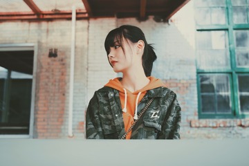001